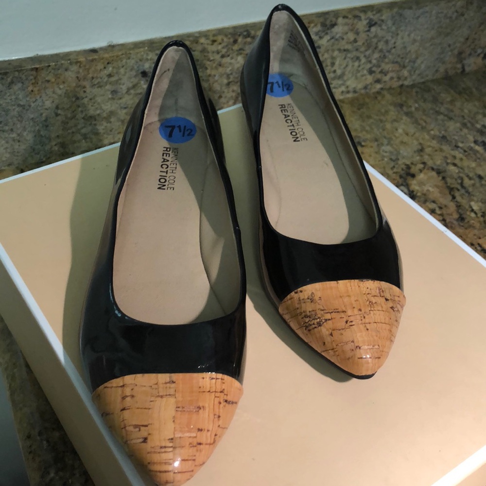 NWT, Kenneth Cole Reaction patten leather flats